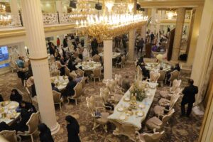 مراسم بزرگداشت روز ایمنی عصای سفید در تالار تشریفات اقدسیه از نمای بالای سالن