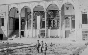 نمایی سیاه و سفید از مدرسه نابینایان کریستوفل اصفهان