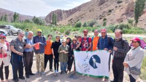 طبیعت‌گردی اعضای انجمن نابینایان ایران در روستای خمده فیروزکوه