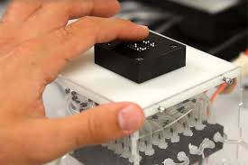 یک نمایشگر بریل